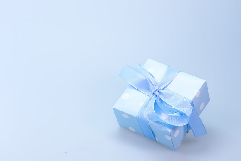Sustainable gift wrapping